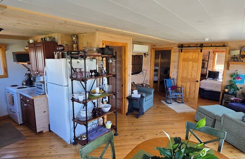 Amherst Shore Cottage | Seaside Escape – 2-Bedroom Oceanview Cottage with Private Beach Access