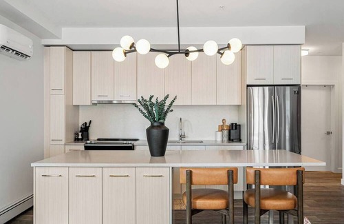 Whyte ave Condo | Stylish ground-floor suite steps from Whyte Ave, cafes, and river trails