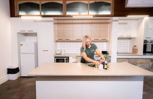 Bendigo House | Cathedral View - Sleeps 16