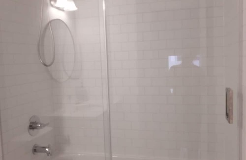 Clarington House | Serene peaceful stay withall amenities including microven and food