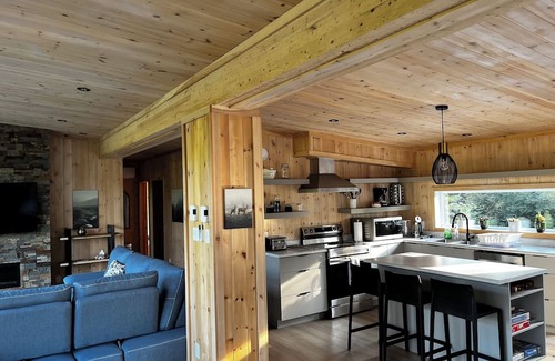 Saint-Calixte Ski Chalet | Escape to nature: chalet with spa, hiking, and lake access!
