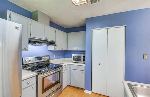 Tallahassee House | Quiet & Convenient Tallahassee Home, 4 Mi to Lake!
