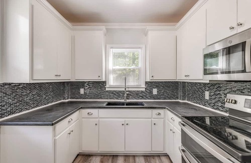 Petersburg House | 11 Mi to Fort Lee: 30-Acre Retreat w/Scenic Views
