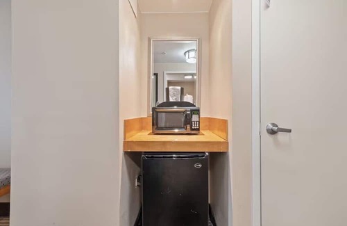 Carteret Apartment | Cozy King Suite Prime Location Premium Comfort