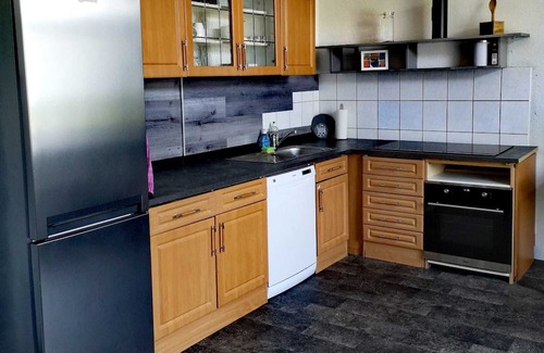 Osmarsleben Apartment | Apartment 'Wipperblick' with Private Garden and Wi-Fi
