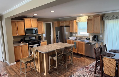 Fort Scott House | Charming 4-bedroom house with AC in Fort Scott