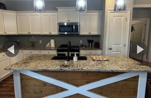Merrydale House | Rustic FarmhouseJust 15 Minutes from LSU &Downtown