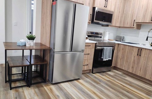 Northwest Calgary House | Modern 2BR | Private Suite | Close to Banff, U of C