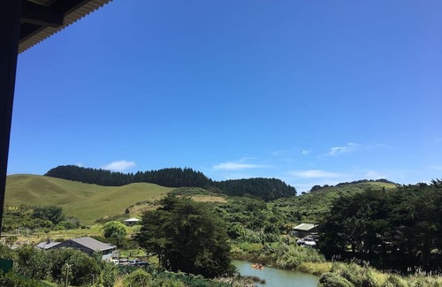 Raglan Cabin | Whare Tatū Raglan - Accommodation