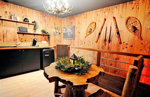 Bourgoin-Jallieu Apartment | Le Chalet enchanteur/PRIVATE XXL spa/CINEMA screen/Optical fiber/2 min center