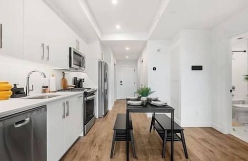 Kensington Apartment | 2BR in Kensington w/King Bed, Parking + AC