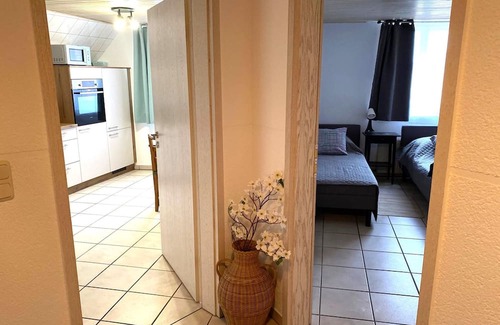 Nieder Mockstadt Apartment | Mi Casita: 1-room apartment with three single beds, 2min to the highway