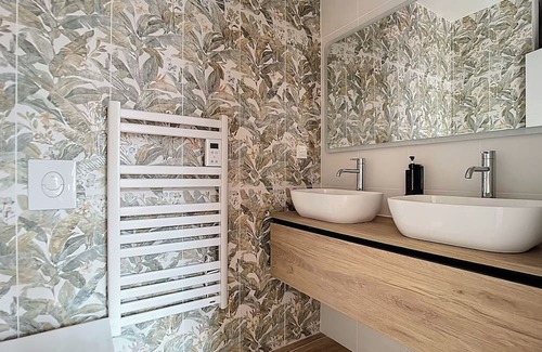 Montargis Apartment | Amazon Suite
