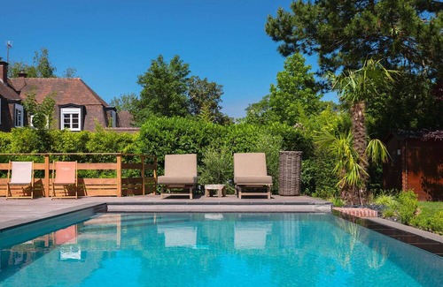 Le Touquet-Paris-Plage Villa | Charming Villa with Pool and Pets Allowed in the Heart of Le Touquet