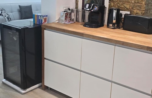 Thornton Heath House | Cosy family-friendly home, perfectly located near shops, parks, and restaurants.