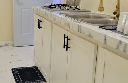 St. George's Apartment | Charming apartment with AC in beautiful St. George's