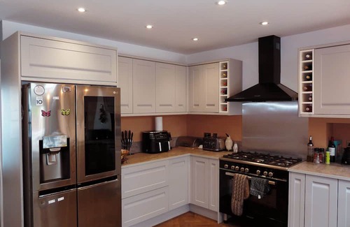 Whitton House | Spacious 4-bed House nr Twickers and 20 mins to London and LHR