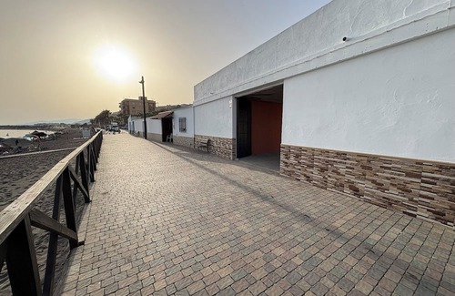 Albunol House | Beachfront with barbecue. Ideal for families