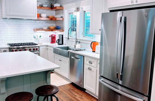 Athens House | Five Points family home - walk to UGA, sleeps 8