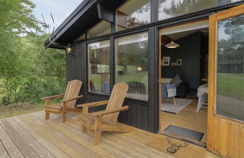 Dornoch Cottage | BLUE PINE LODGE, family friendly, with open fire in Dornoch