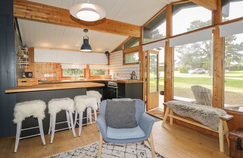 Dornoch Cottage | BLUE PINE LODGE, family friendly, with open fire in Dornoch