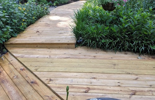 Batesville House | Quiet 2-bedroom house with AC/wifi in the woods near Charlottesville