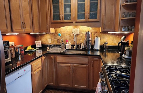Batesville House | Quiet 2-bedroom house with AC/wifi in the woods near Charlottesville