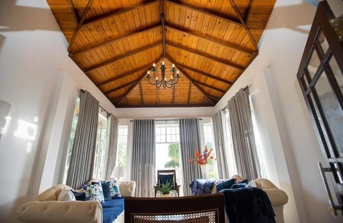 Hikkaduwa Villa | 4 BR Beachfront private villa with pool