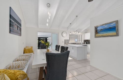 Sandstone Point House | The Pandanus Retreat