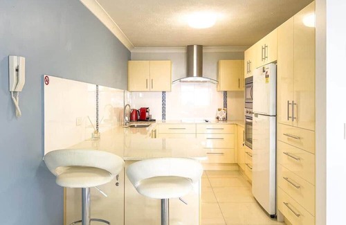 Bilinga Apartment | Step out to the Beach