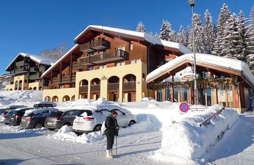 Doucy-Combelouviere Apartment | Beauregard 2P5H - One Bedroom Apartment, Sleeps 5