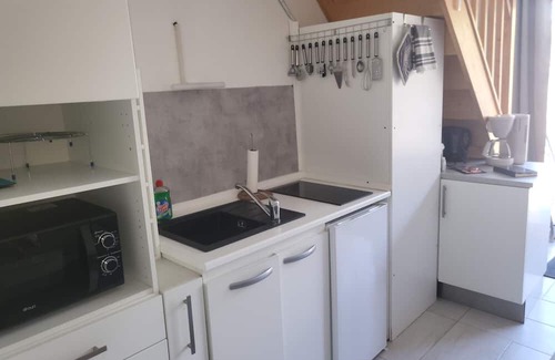 Muides-sur-Loire House | Apartment 'Fanny's House 2' with Private Terrace, Wi-Fi and Air Conditioning