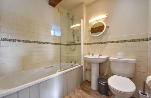 Alsop en le Dale Cottage | Peaceful Farm Cottage in the Peak District, close to walking trails.