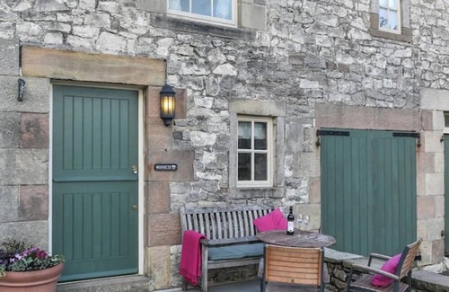 Alsop en le Dale Cottage | Peaceful Farm Cottage in the Peak District, close to walking trails.