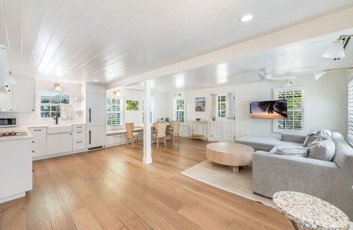 West Bay Cottage | Historic Boggy Sand Wood Cottage with Pool & Private Seven Mile Beach Access