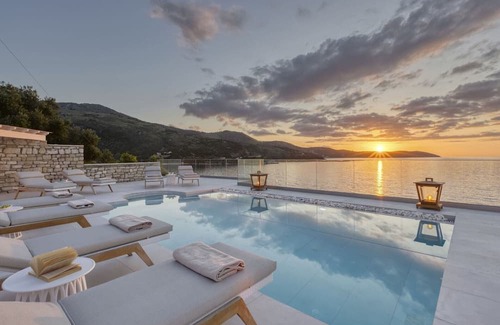 Kassiopi Villa | Calliope - Four Bedroom Villa, Sleeps 8