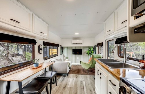 Leander House | Unique Tiny House with Hot-tub, Fire Pit and Hiking Trail in Leander, Texas