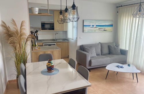 Vista de los Angeles-Rumina Apartment | Beachfront Apartment with Wifi, Swimming Pool and International TV Channels