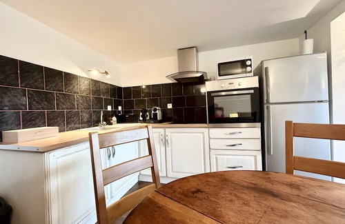 Saint-Pierre-d'Albigny Apartment | Le chat de lamartine - air conditioning, parking, wifi - clg savoie