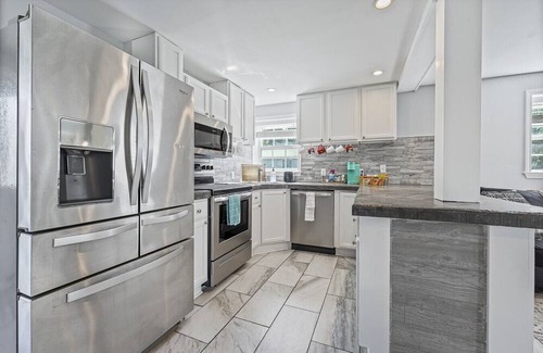 Morehead City Apartment | PirateCove has boat parking and pet friendly