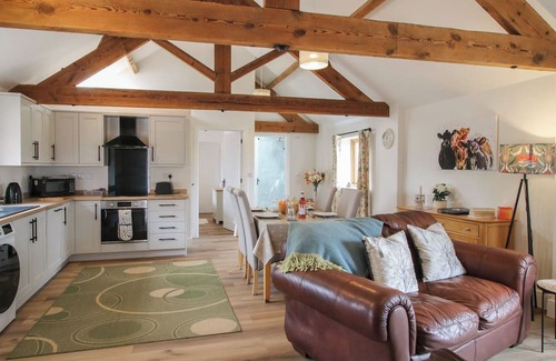 Loppington Cottage | OAK BARN, pet friendly, with a garden in Wem