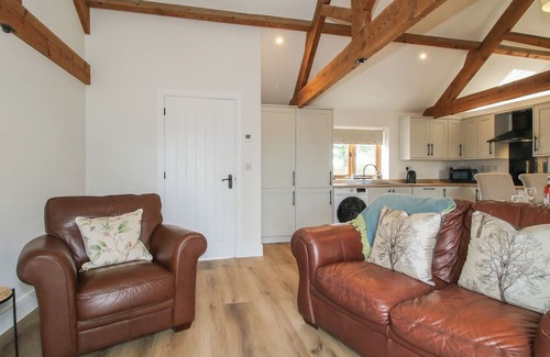 Loppington Cottage | OAK BARN, pet friendly, with a garden in Wem