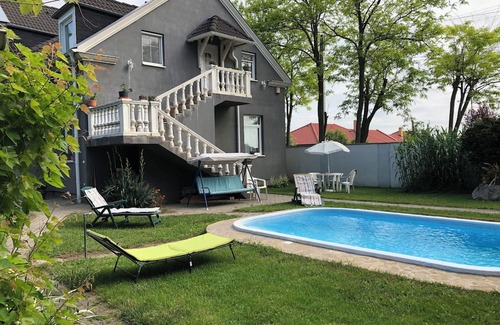 Kapolnasnyek Apartment | Spacious apartment with pool, panoramic view, garden
