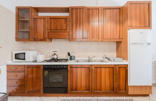 Paparella House | Holiday Home 'Ardesia Vacanze - Valderice' with Private Garden, Wi-Fi and Air Conditioning