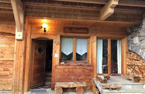 La Clusaz Ski Chalet | Chalet Les Recorbaz