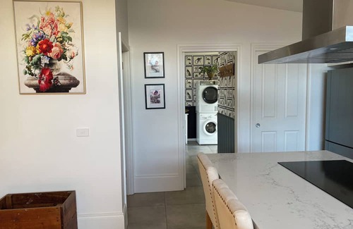 East Devonport House | Rosevilla Heritage Home in East Devonport with private parking and free WiFi