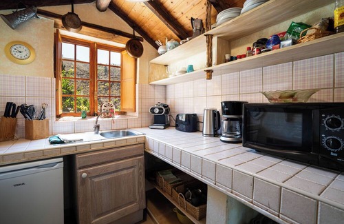 El Jaral Cottage | Private Cottage with shared Heatable Solar Pool, Sauna, Jacuzzi and Sea View