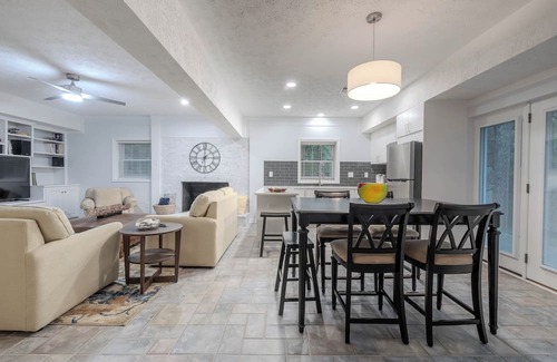 Greer Apartment | A Serene Retreat with Modern Comforts