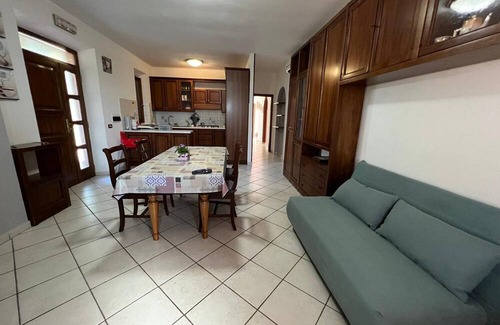 Acquaviva Apartment | Apartment 'Isidora' with Private Garden, Wi-Fi and Air Conditioning