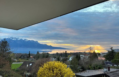 Saint-Legier-La Chiesaz Apartment | L'Appart Riviera panoramic view